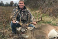 7-yr-old drops 250-yd buck! New AR state record typ, Judge buck age by body only!